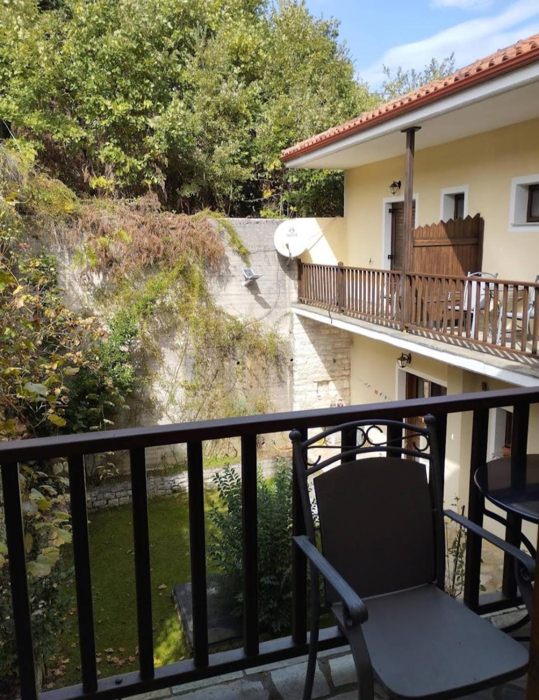 Rizoma Guesthouse Mikrón Khoríon Rum bild